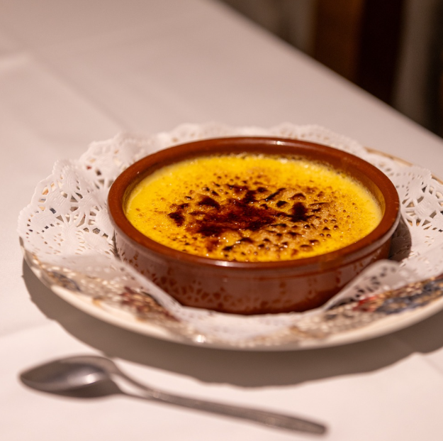 Crema Catalana: L'especialitat del nostre cheff 👨‍🍳