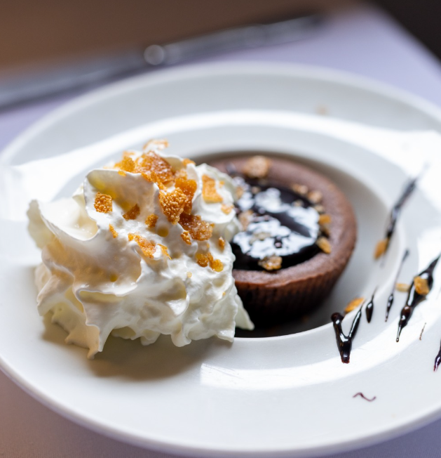 En cada plat i en cada postre que servim, fem honor dels valors arrelats en la nostra història: 𝐝𝐞𝐝𝐢𝐜𝐚𝐜𝐢𝐨́, 𝐩𝐚𝐬𝐬𝐢𝐨́ 𝐢 𝐫𝐞𝐬𝐩𝐞𝐜𝐭𝐞 𝐩𝐞𝐫 𝐥𝐚 𝐭𝐫𝐚𝐝𝐢𝐜𝐢𝐨́ 🍽️